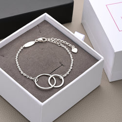 Minimalist Interlocking Circle Bracelet Sterling Silver Bracelets
