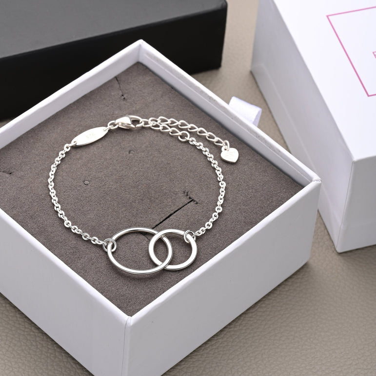 Minimalist Interlocking Circle Bracelet Sterling Silver Bracelets