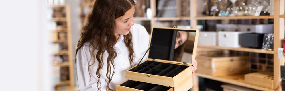 5 Tips to Consider When Choosing a Jewelry Organizer