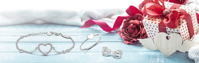 5 Reasons Why Jewelry is The Most Romantic Valentines Gift