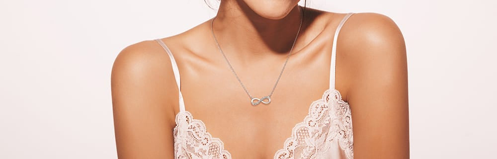 Exploring the Allure of Hypoallergenic Jewelry: A Short Guide